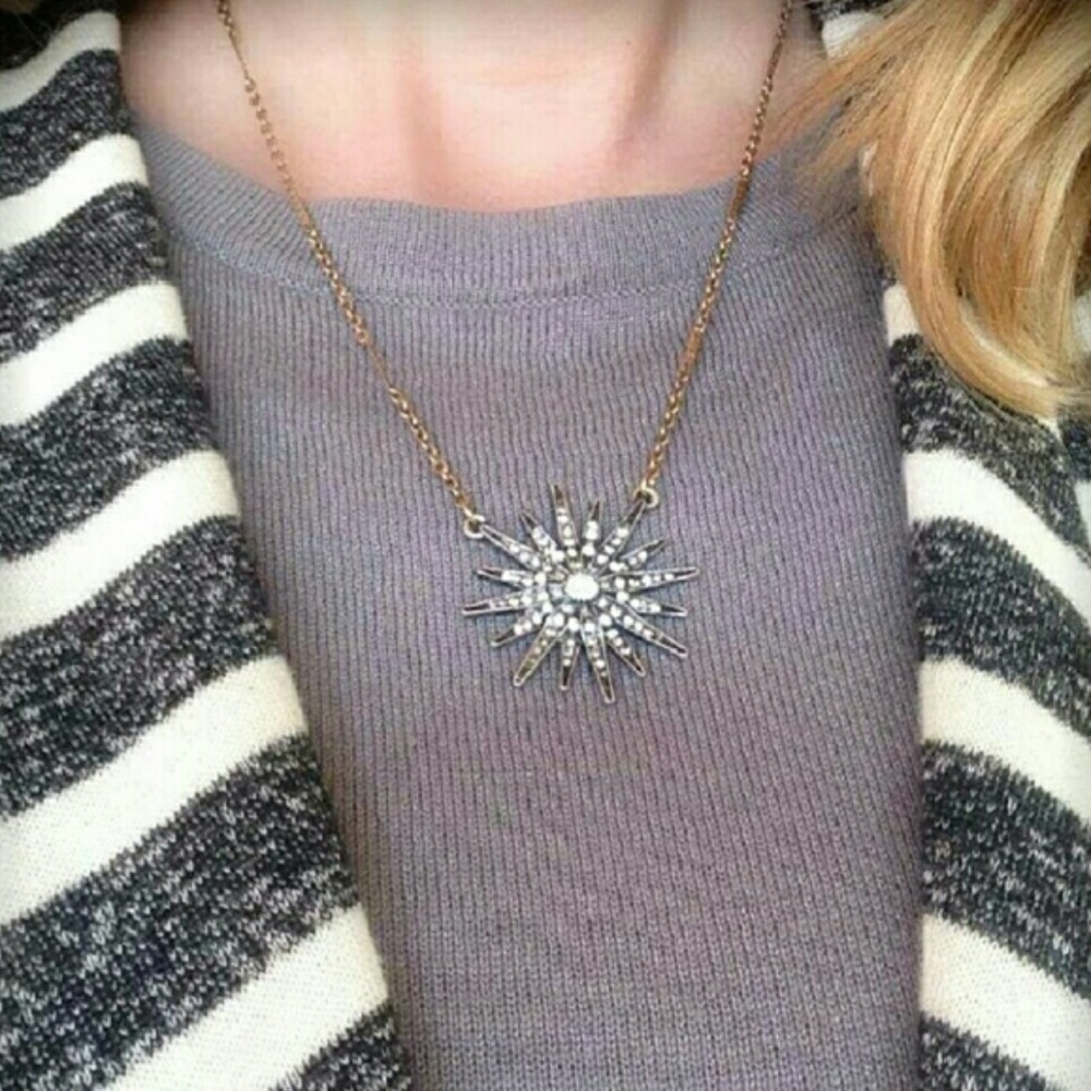 Crystal Sunburst Boutique Necklace Gorgeous NEW, Unused